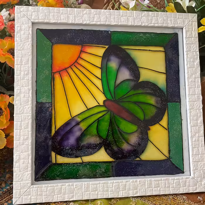 تابلو ویترای پروانه و خورشید