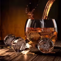 قالب یخ کروی لوکس  باقیمت مناسب در سرزمین دیتا