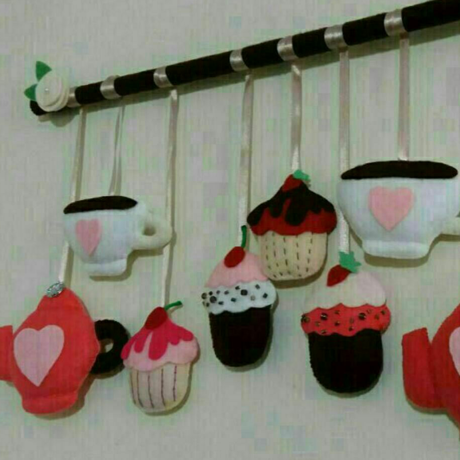 تزیین آشپزخانه اویز نمدی طرح ظروف اشپزخونه