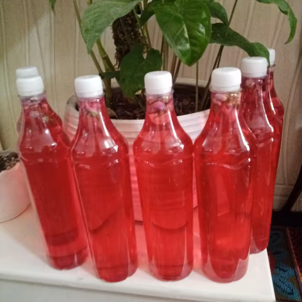 شربت گلاب خوشمزه و روح افزا