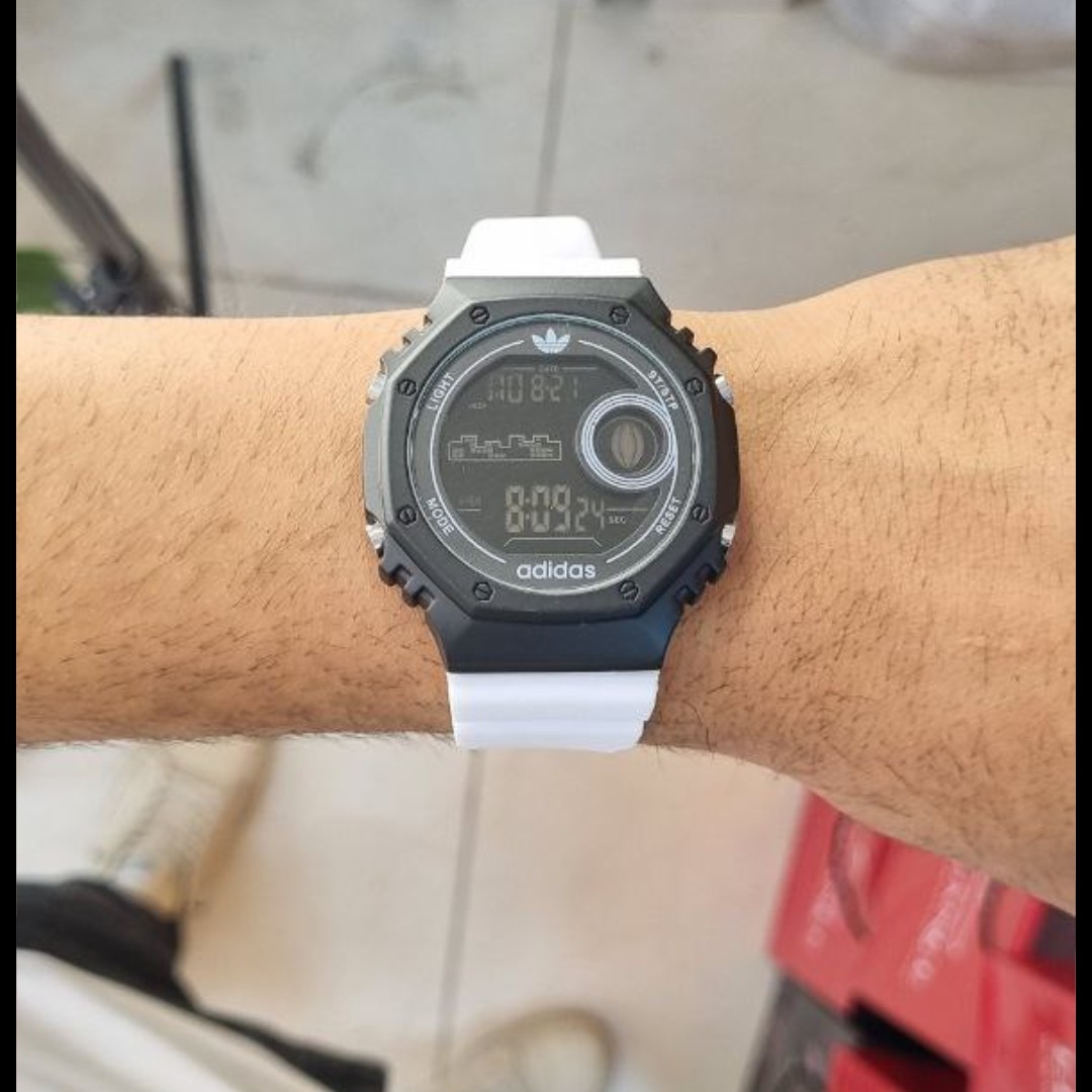 ساعت مچی جیشاک  ضد آب کامل دارای چراغ صفحه کاملا دیجیتال 