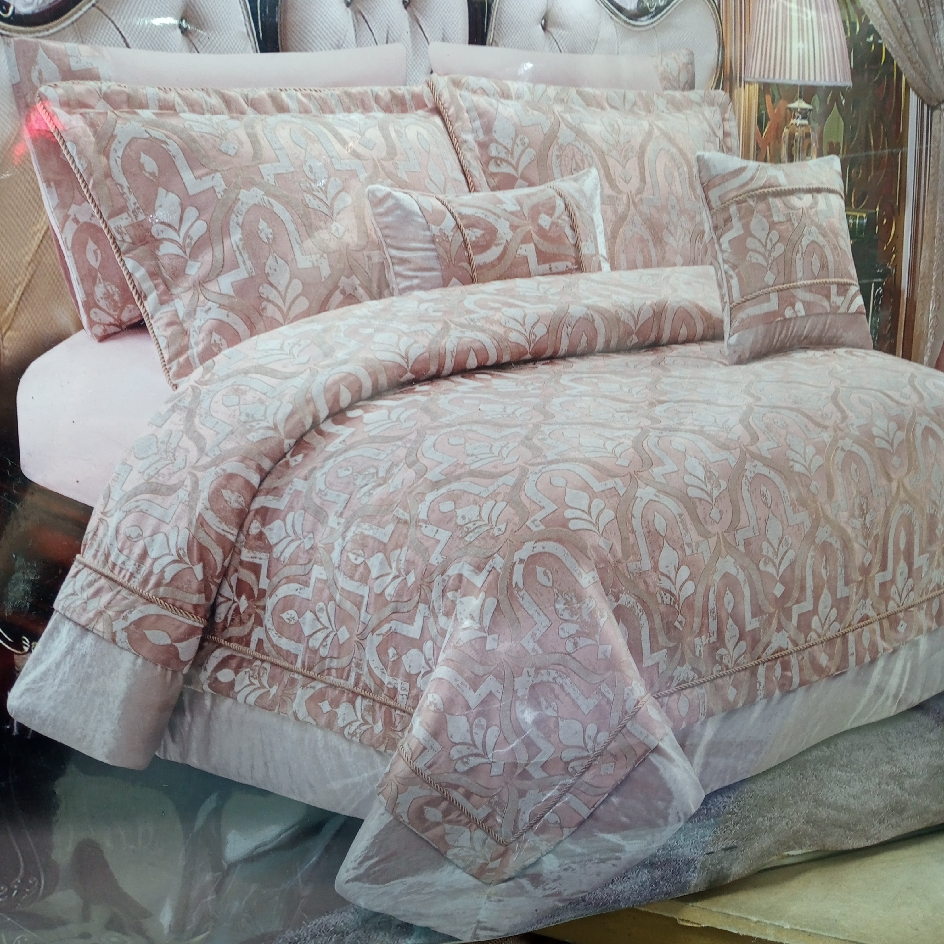 روتختی مخمل لاویتا مدل Leon وارداتی دونفره 8 تیکه.....