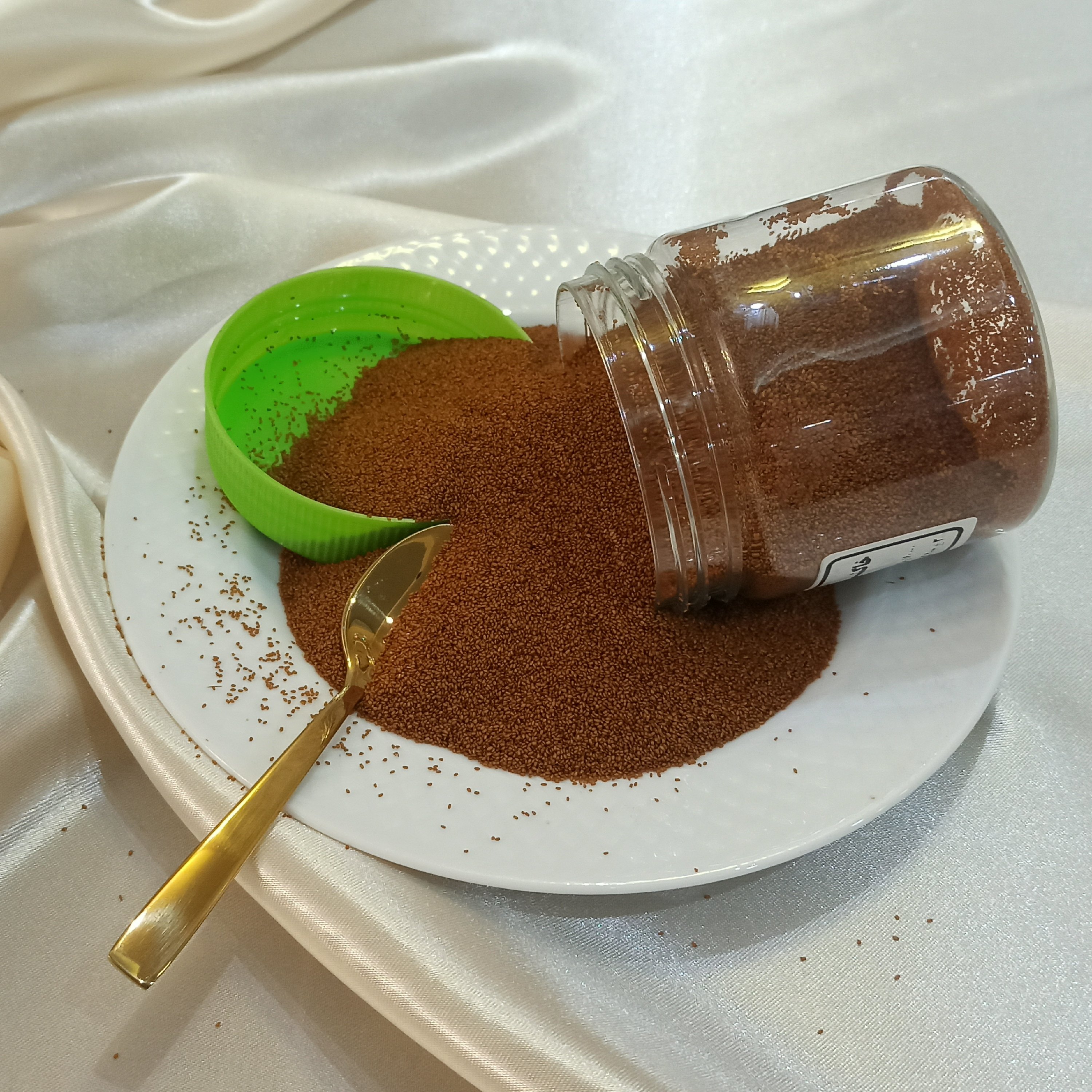 خاکشیر 1 بسته 200 گرمی ممتاز همدان پاک شده(خاکشیر سورت شده تمیز درجه1)