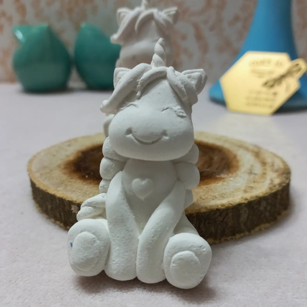 بیس خام بتنی - گیفت اسب تک شاخ ( ویژه تولد و استند نام )