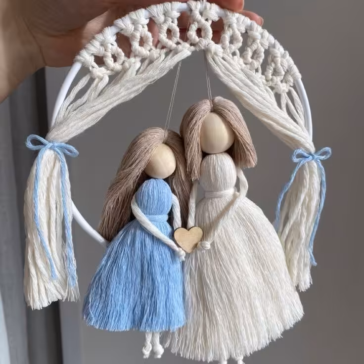 عروسک مکرومه با طرح پنجره ..ی کار شیک و جذاب ..ب صورت تعدا د و تک..در رنگ دلخواه و سایز دلخواه قابل سفارش