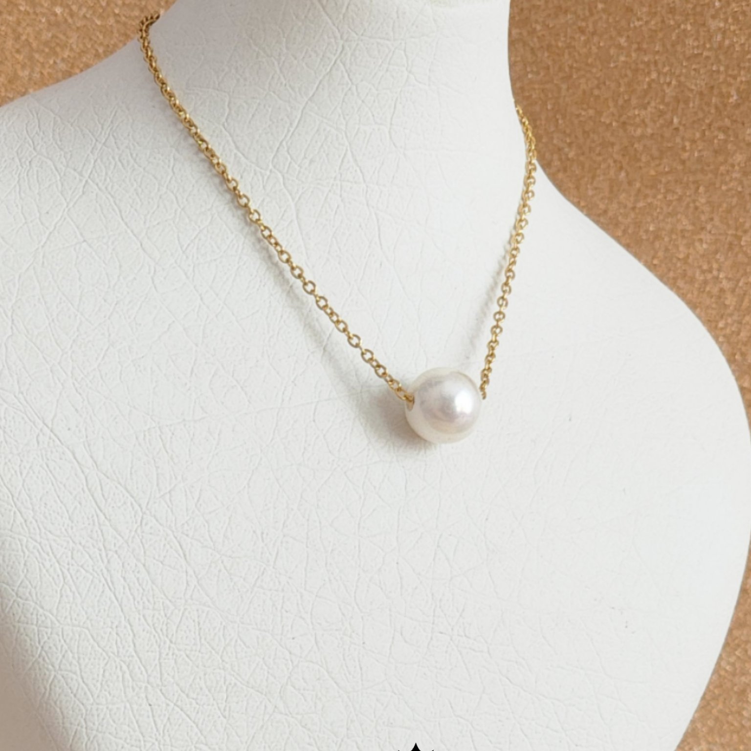 گردنبد مروارید پرورشی اصل  با زنجیر استیل طلایی