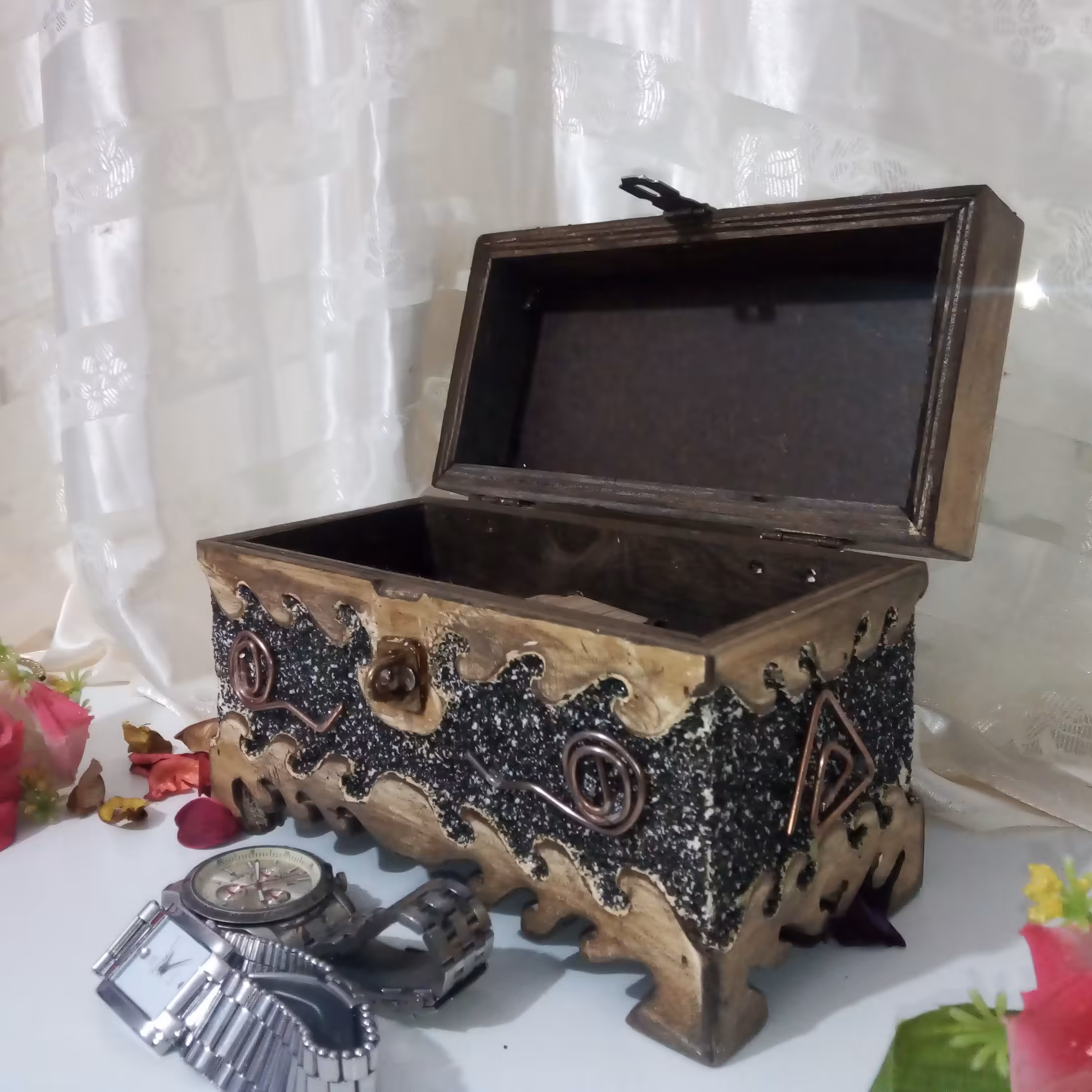 صندوقچه سنگ وچوب