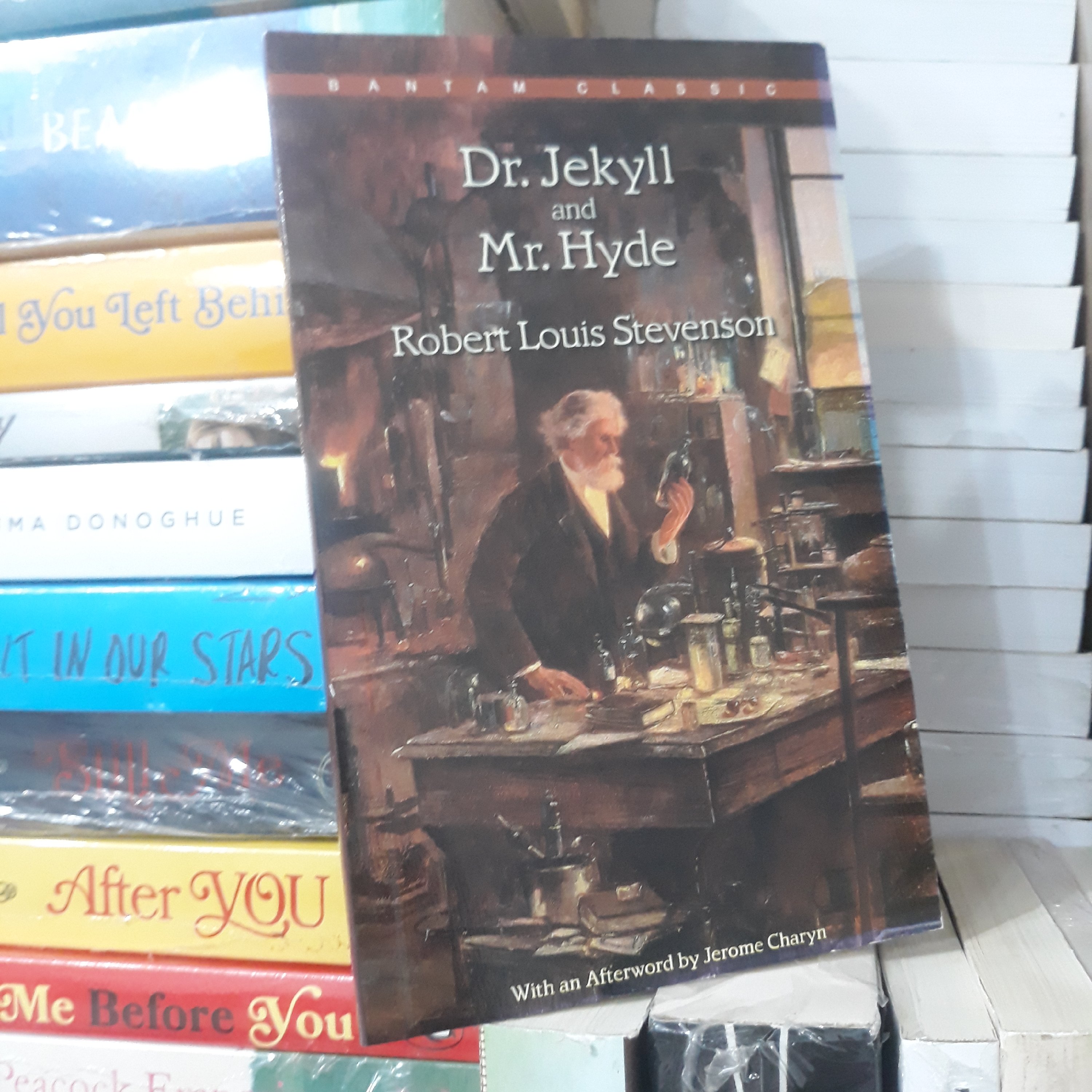 کتاب زبان اصلی Drjekyll and MrHyde (دکتر جکیل و آقای هاید)