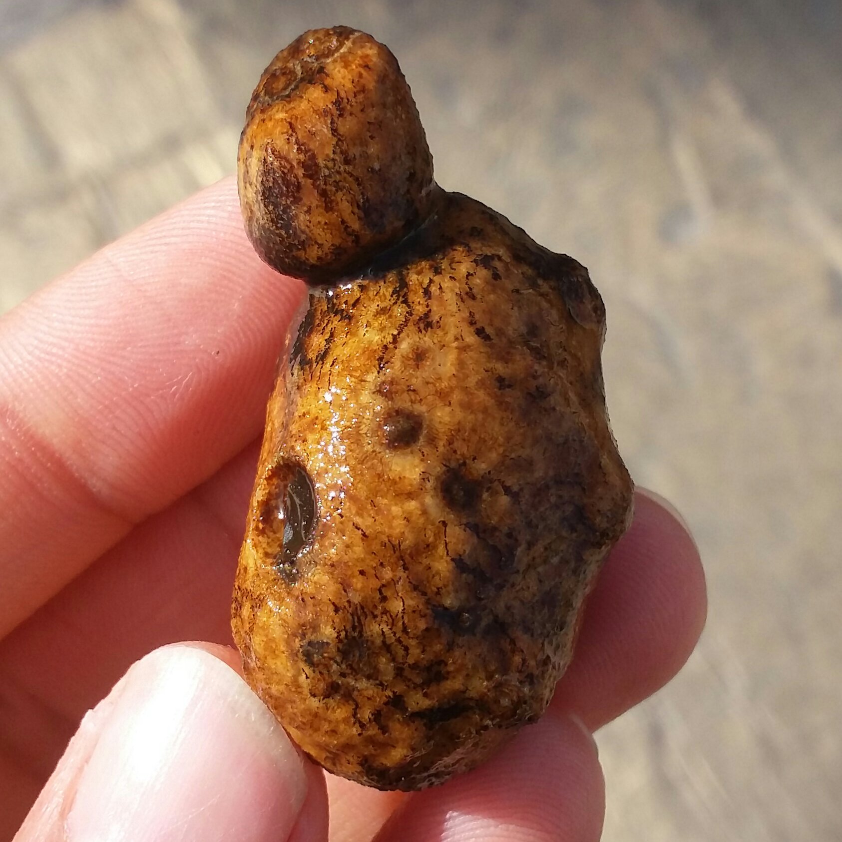 سنگ راف عقیق باباقوری قدمت دار کهنه چند چشم موکول دار رحمانی بسیار قوی شاهکار خلقت 100 در 100 طبیعی بی نظیر
 کد 8974