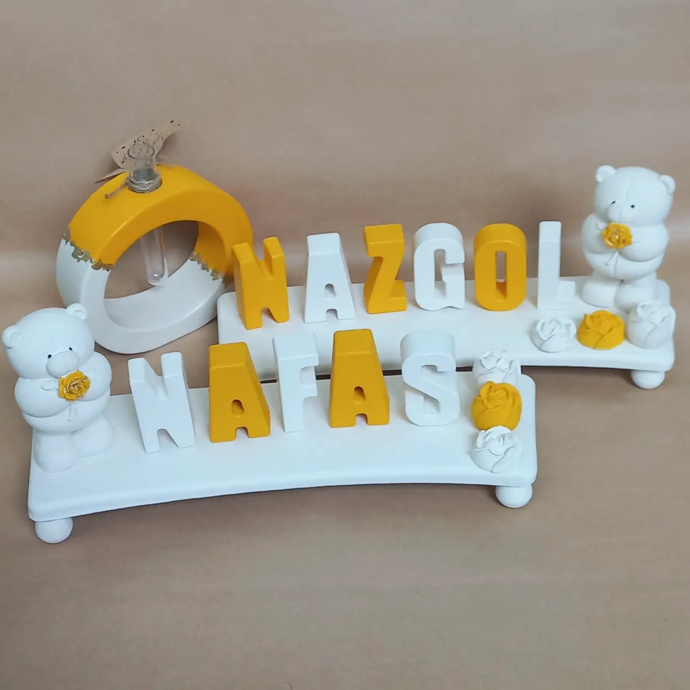 استند اسم زیبا وشیک مناسب هر سنی 