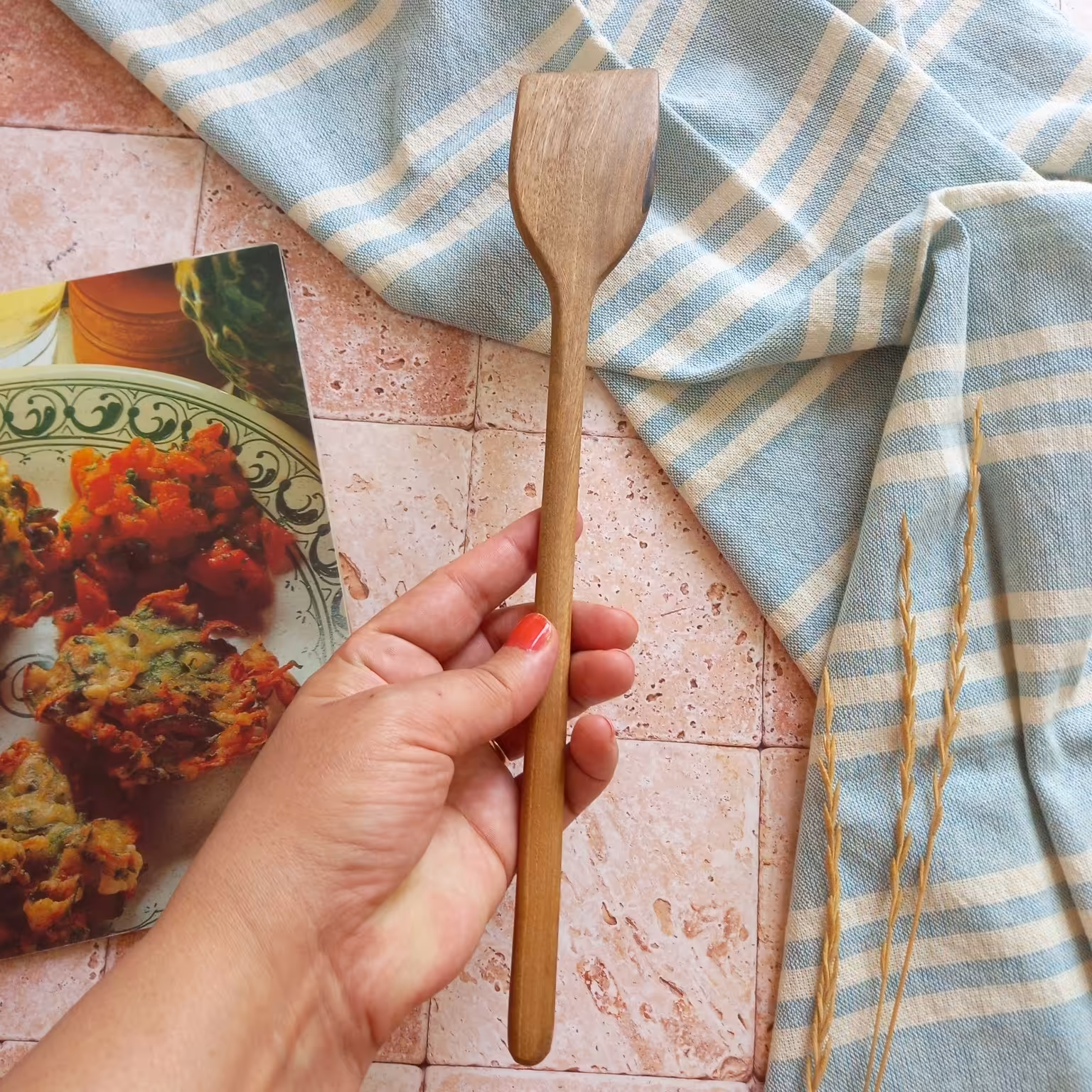 کفگیر چوبی دستساز بارلی دسته بلند کد bar0231 چوب گردو 30 سانتی