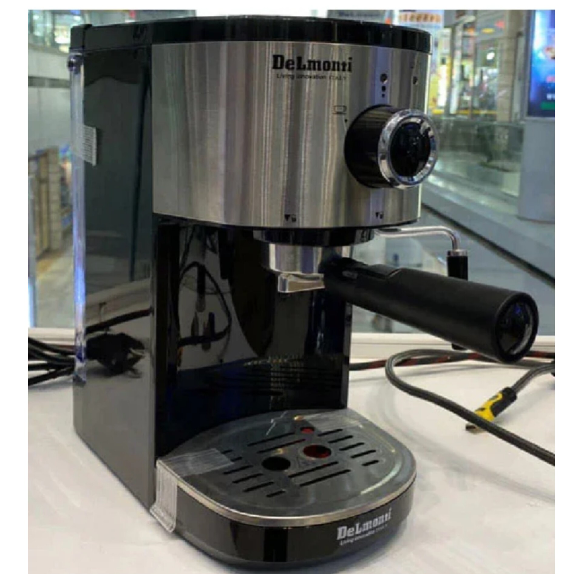 اسپرسوساز و قهوه ساز 4 کاره کپسولی دلمونتی DL645