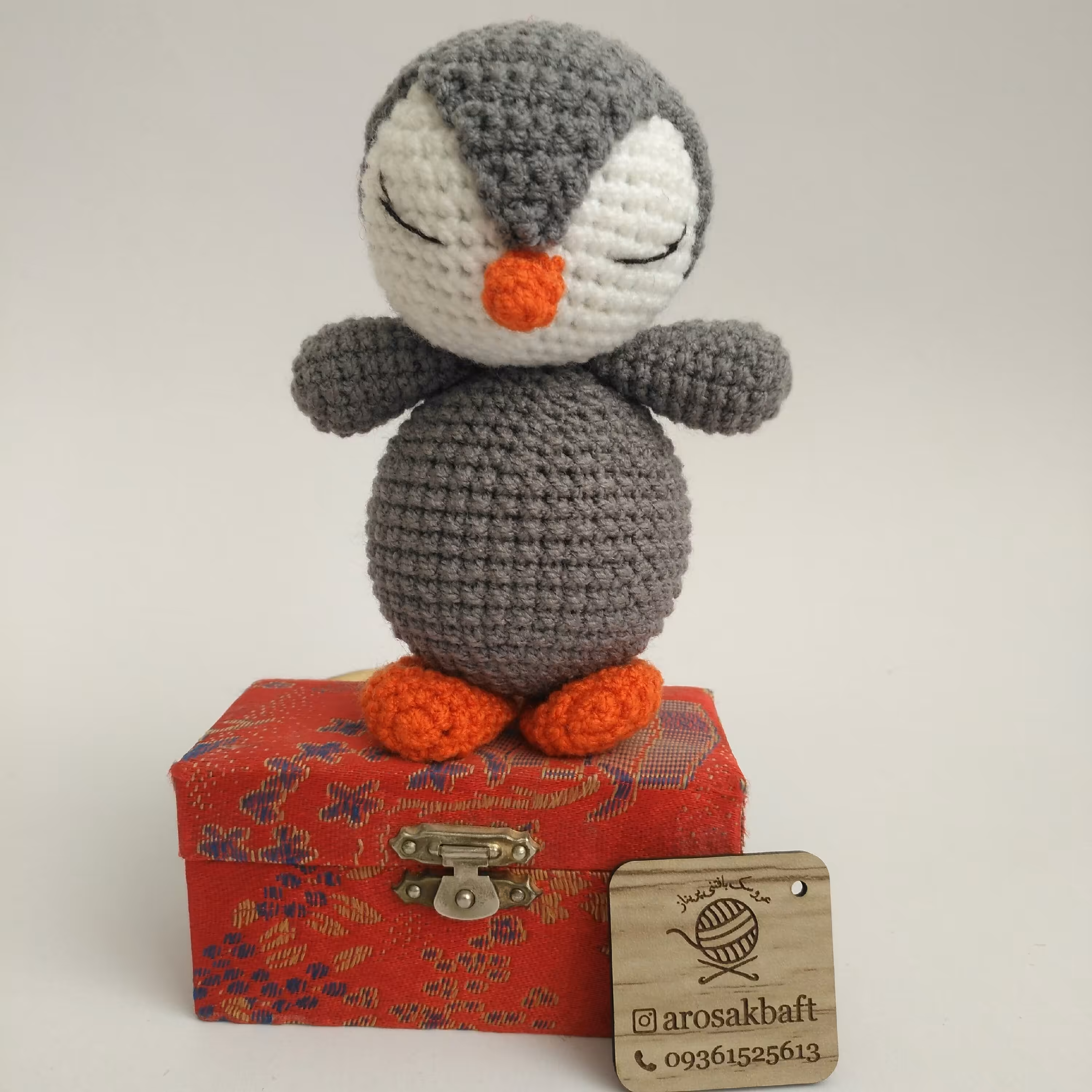 اسباب بازی عروسک بافتنی کاموایی پنگوئن ناز