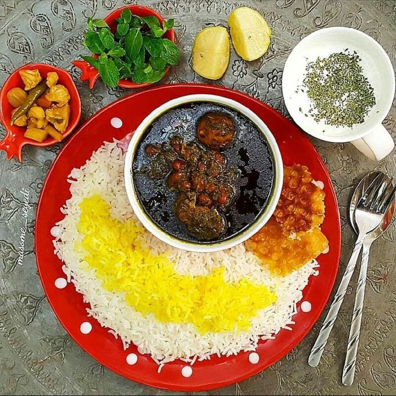ادویه خورشت قرمه سبزی دودی در بسته بندی 200 گرمی