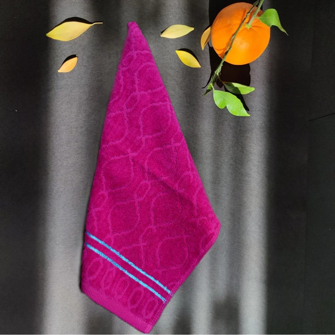 حوله دستی طرح دُرنا سایزتقریبی 35در 70در 12رنگ ثابت و ری اکتیو