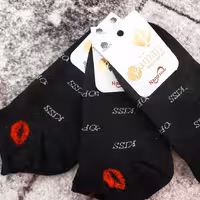 جوراب مچی طرح لب برند پامن