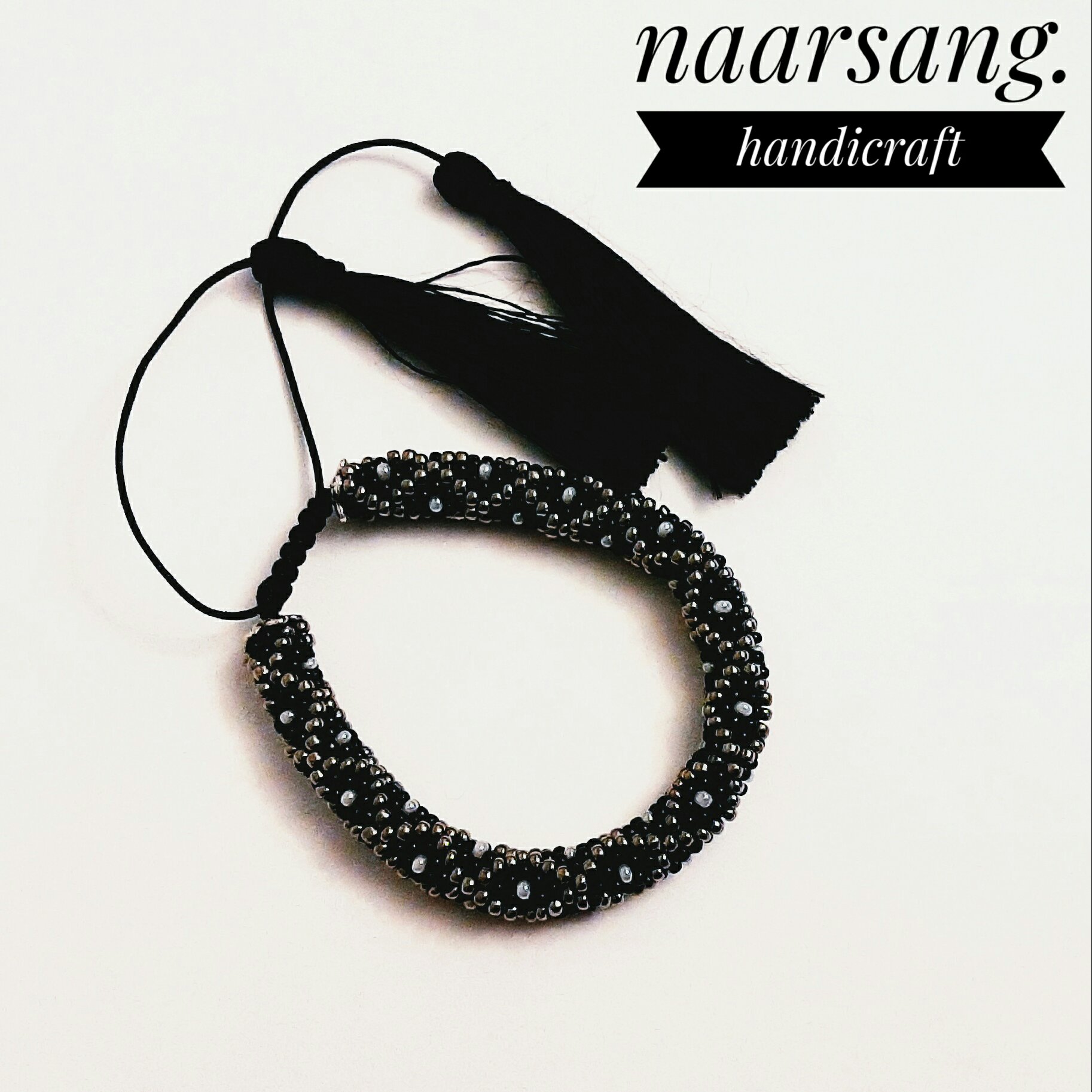 دستبند مشکی طرح سنتی