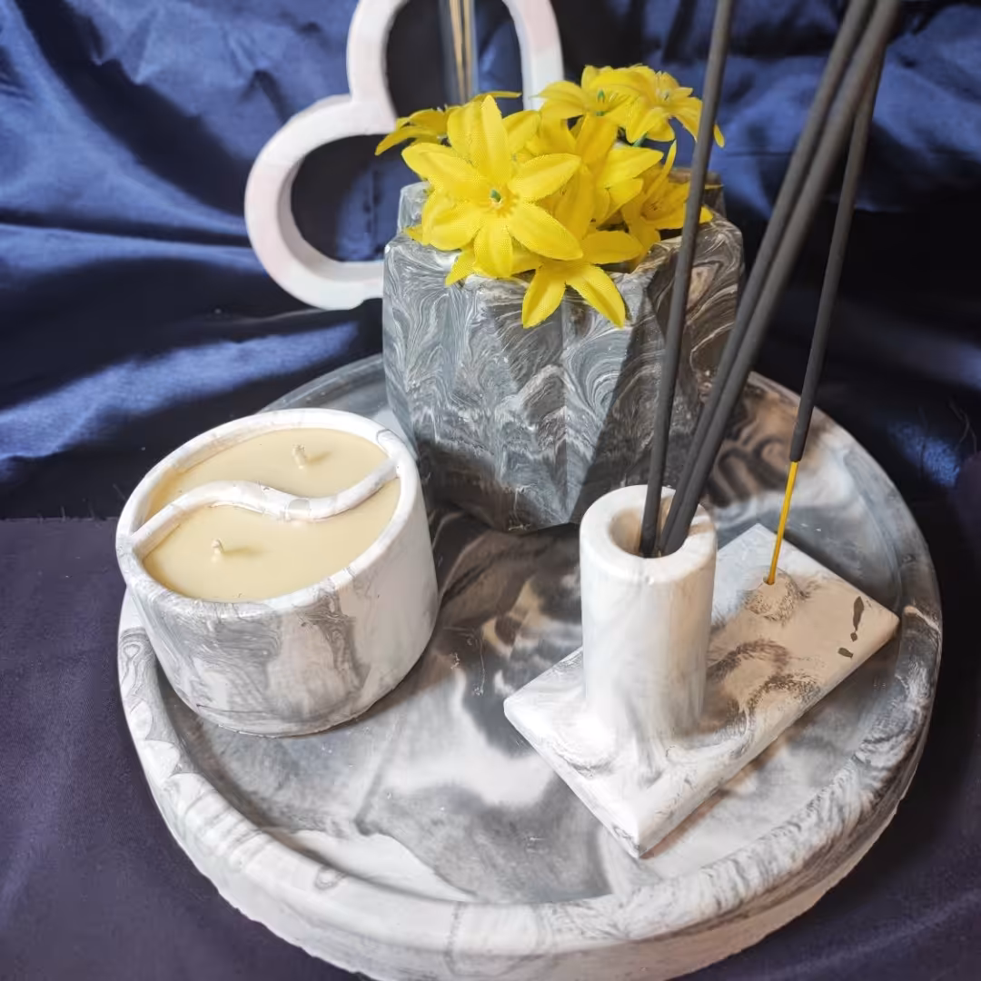 ست جا شمعی و گلدان و جاعودی به همراه سینی  در رنگ های دلخواه شما