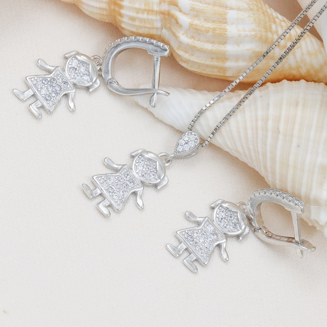 نیمست نقره عروسکی خوشگلو دخترونه عیار925 روکش ابطلا 