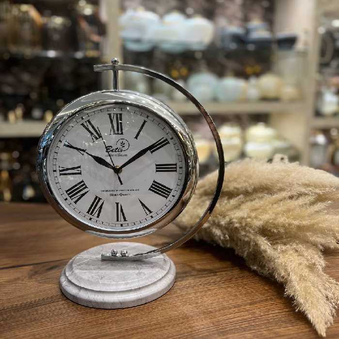 سا عت رومیزی بتيس