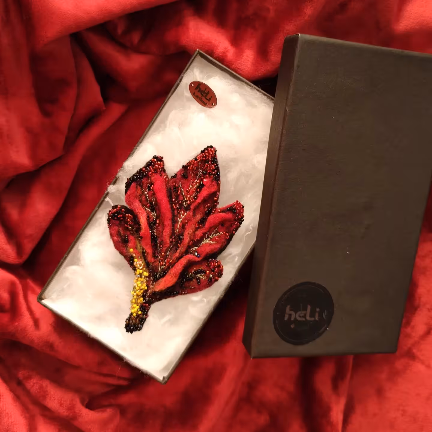 سنجاقسینه دستساز