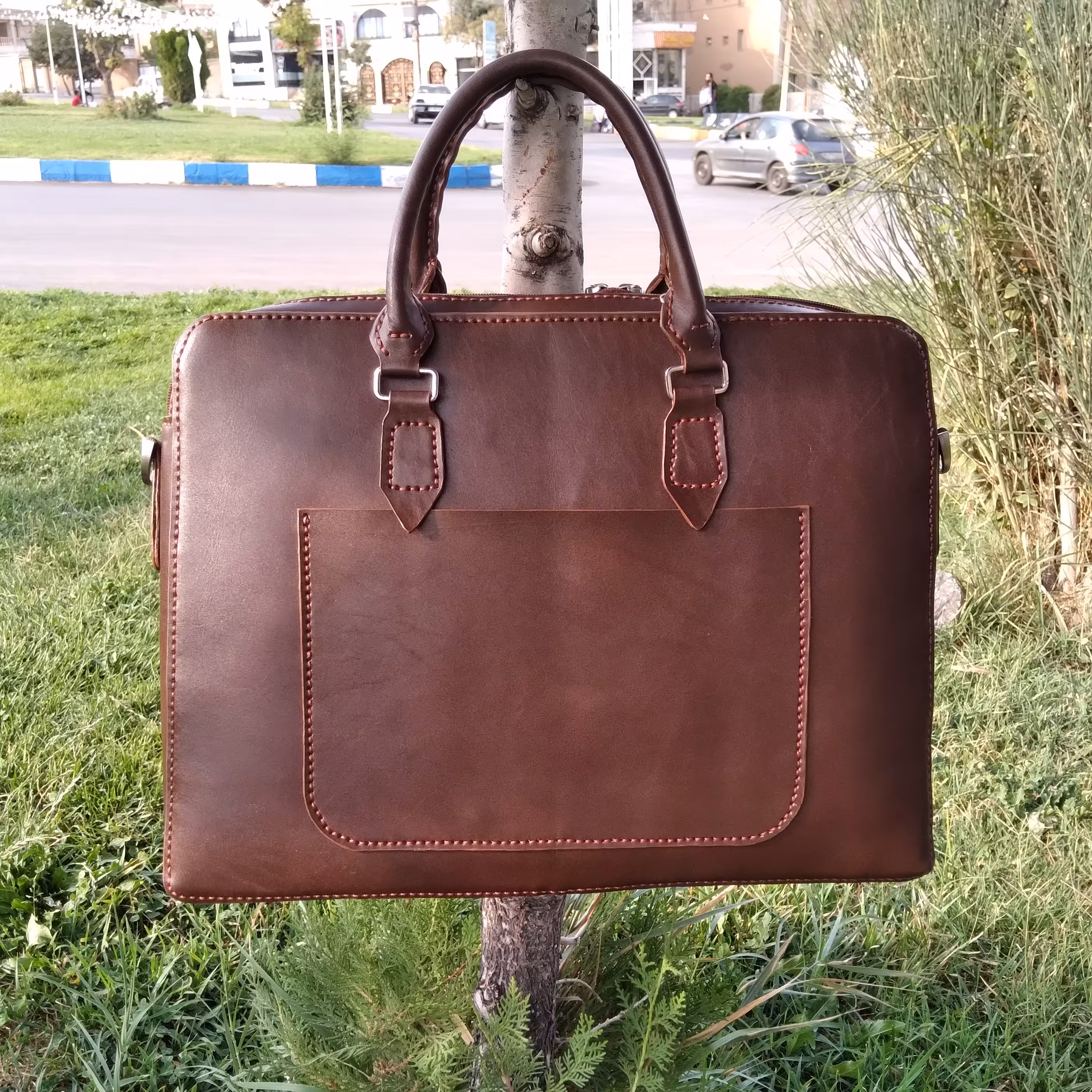 کیف مهندسی چرم گاوی اسپرت کاملا دستدوز بند دوشی جادار 