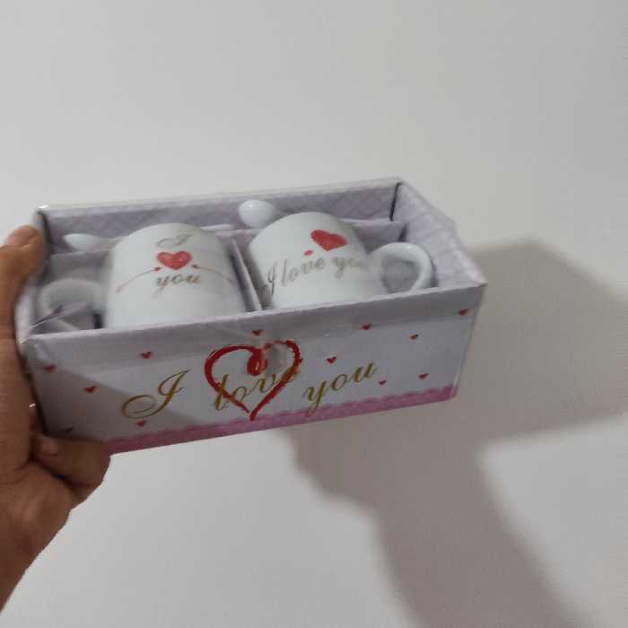 لیوان  کافی خوری همراه با جعبه کادویی شیک و قاشق دو عدد لیوان و دو عدد قاشق