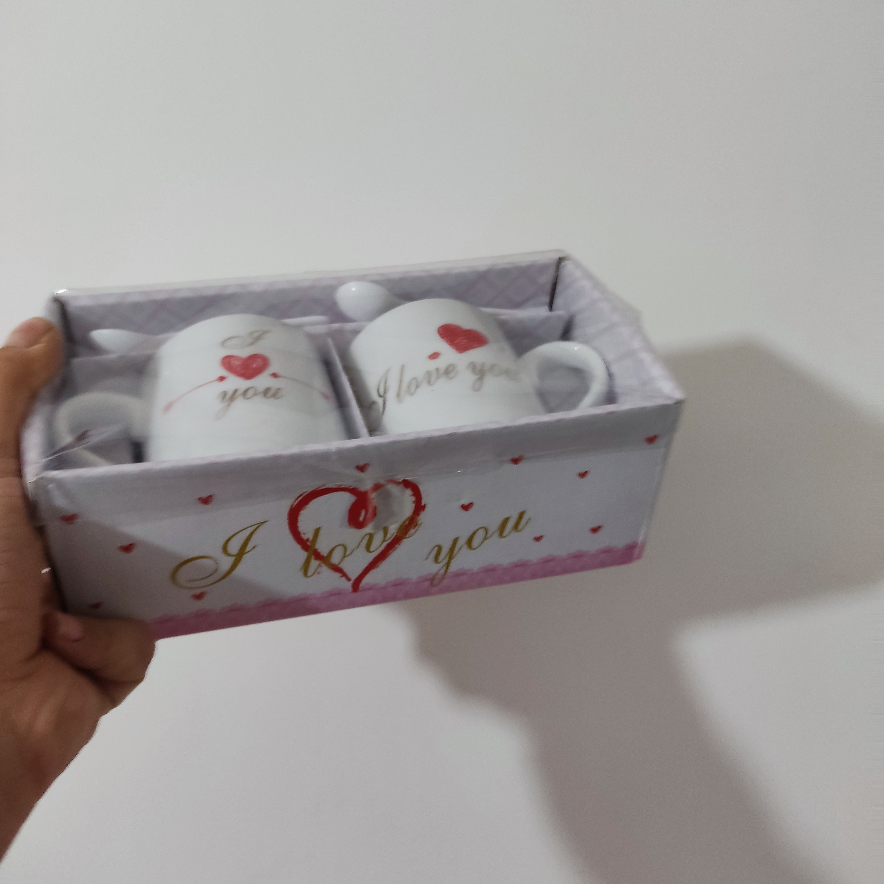 لیوان  کافی خوری همراه با جعبه کادویی شیک و قاشق دو عدد لیوان و دو عدد قاشق