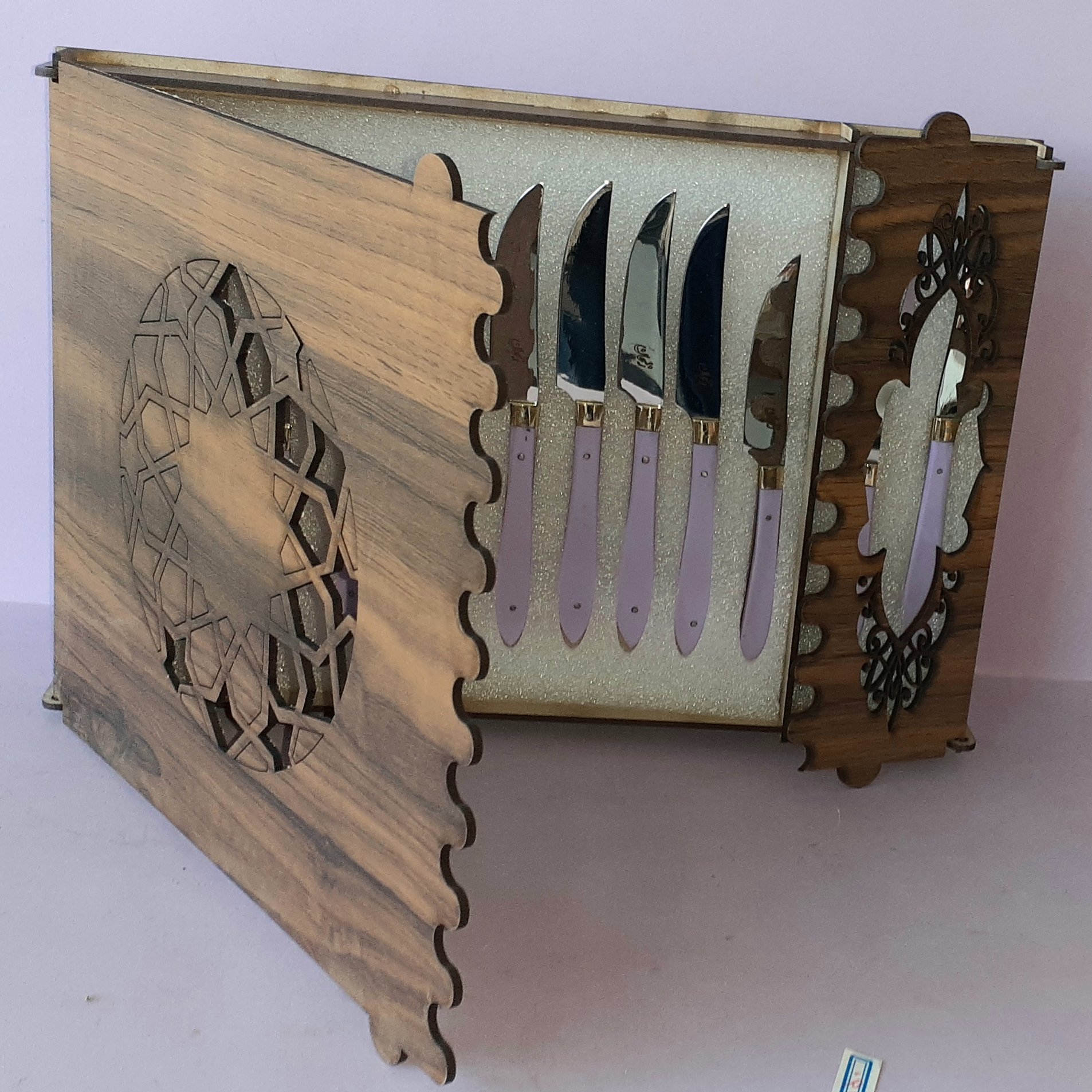 کارد و چنگال  دست ساز زنجان  با جعبه چوبی مشبک 