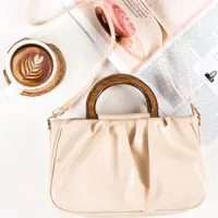 کیف زنانه کایلی
کدمحصول   6070114
جنس  چرم مصنوعی
ابعاد  طول  27cm  ارتفاع  17cm
نحوه بسته شدن زیپ
زیپ  1عدد