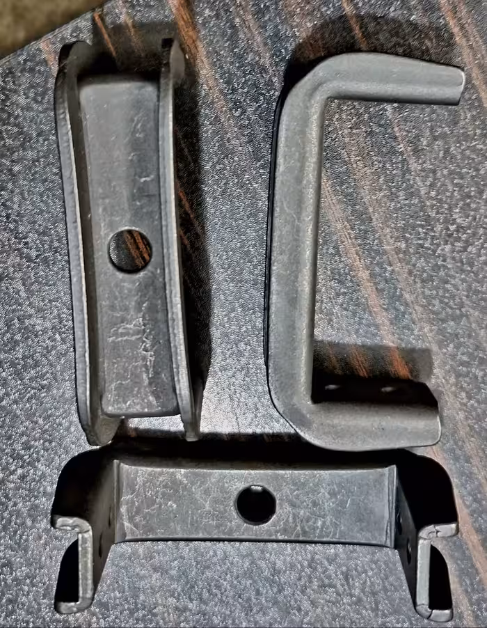 ناودانی بالای دستگاه منگنه زن یا منگنه کوب P88