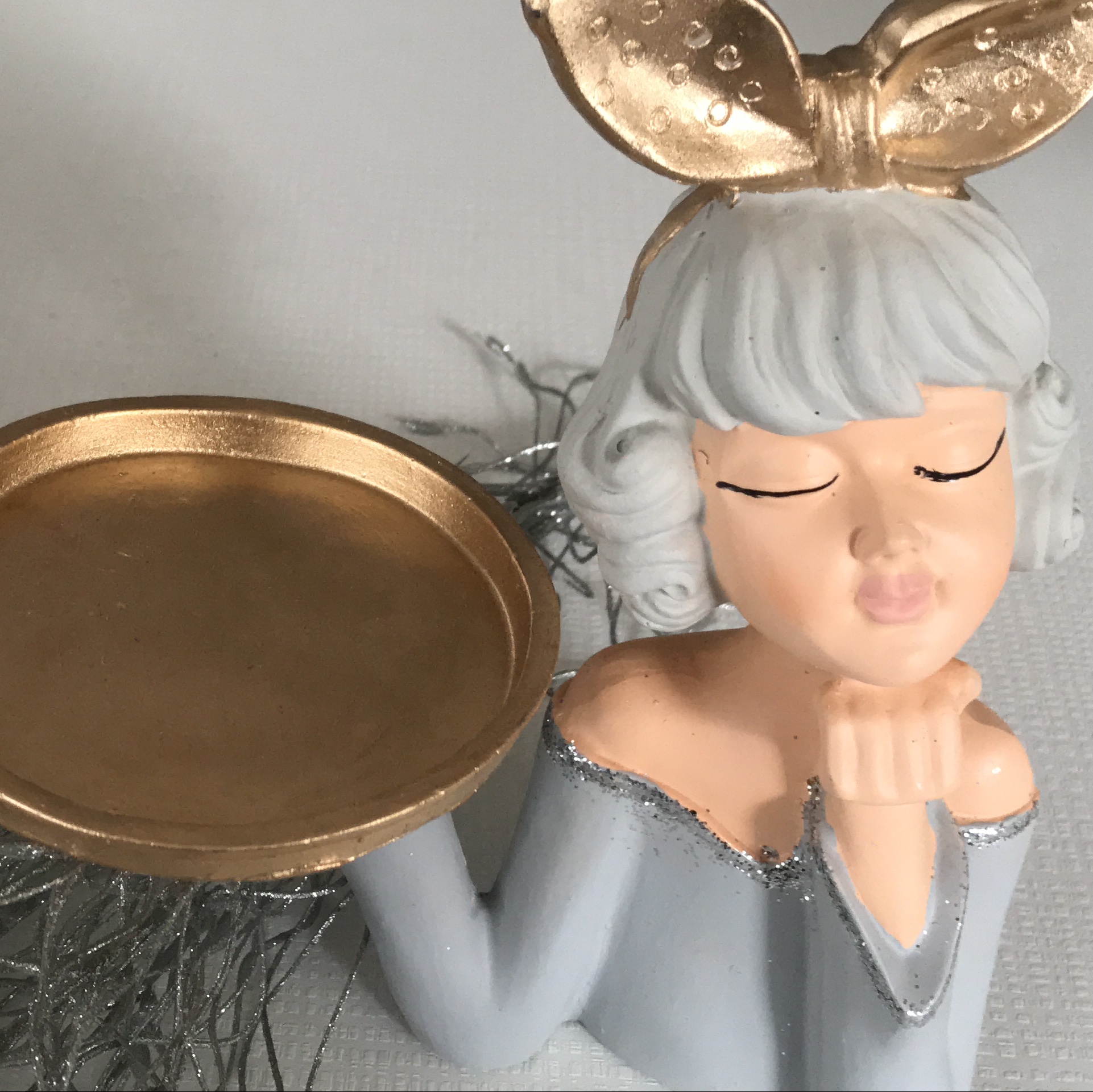 مجسمه دختر خوشگل