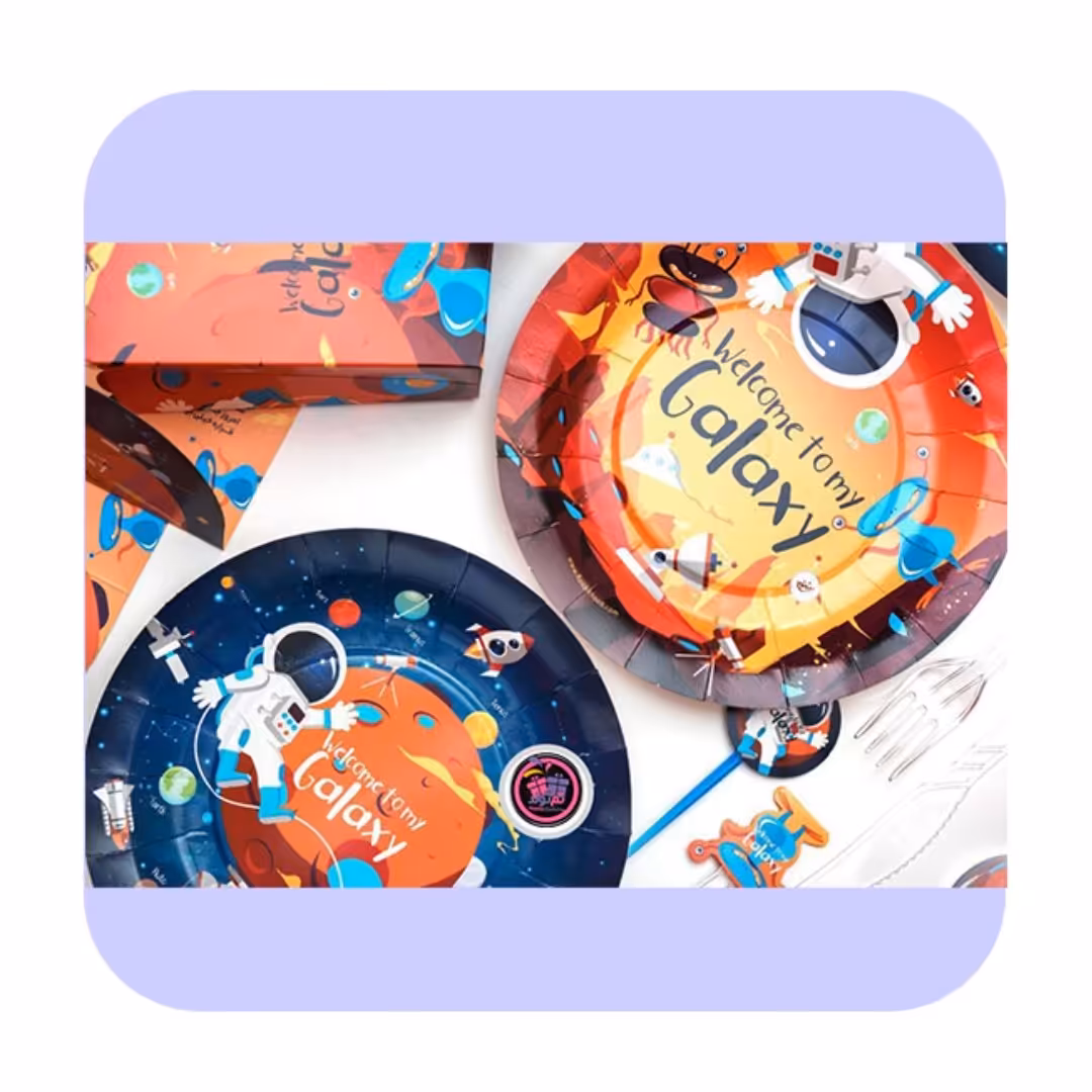 بشقاب و لیوان تم فضانورد