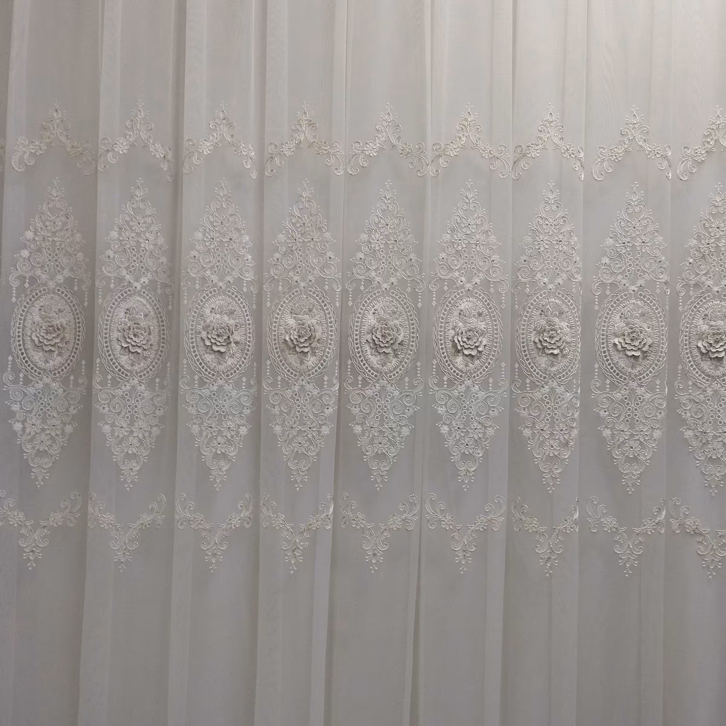 توری قابی گل برجسته سنگ کار شده جدید (بصورت متری )