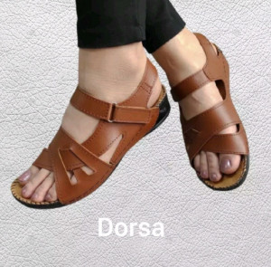 صندل زنانه مدل درسا رویه چرم مشکی و عسلی سایز 38 تا 41