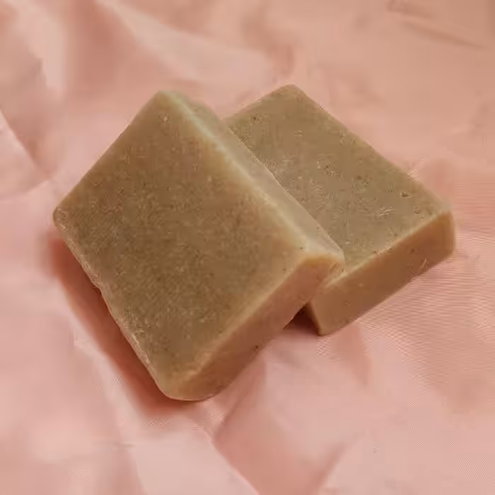 صابون زردچوبه(ضد لک.جوان ساز.برطرف کننده جوش سرسیاه) گیاهی دست ساز با بهترین روغن زیتون نارگیل تقویت پوست و مو ارایشی