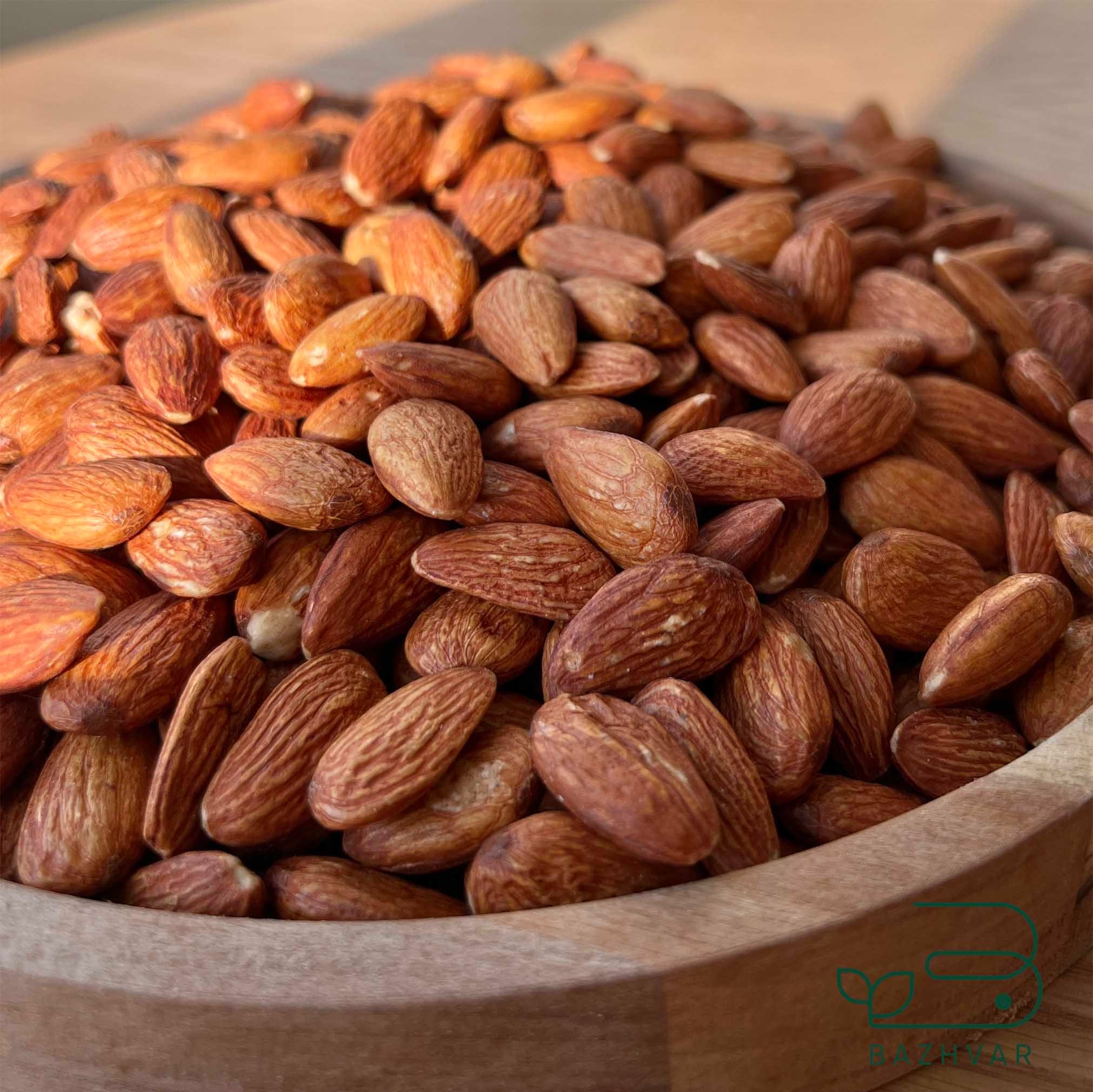 بادام درختی شور درجه یک (نیم کیلویی )