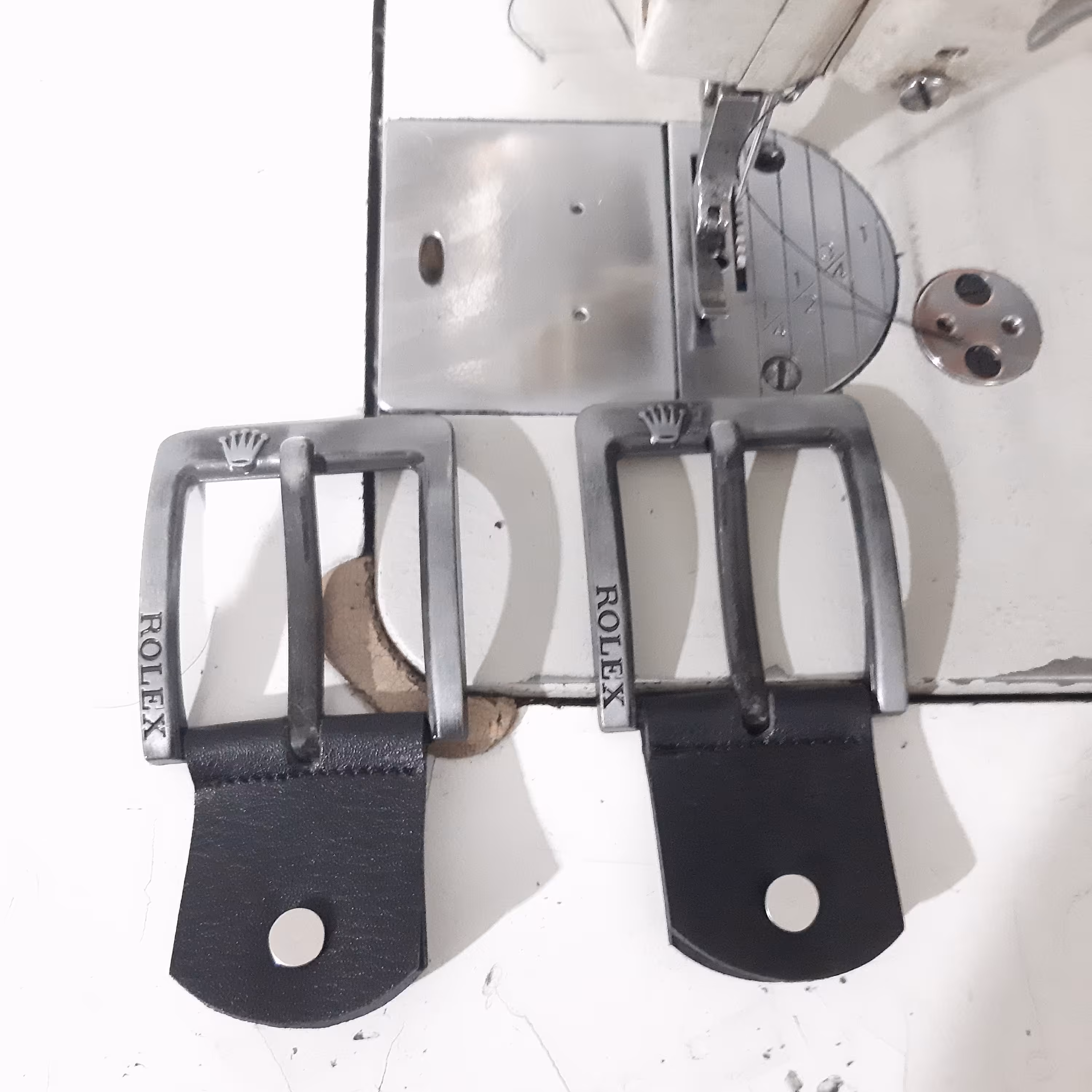 سگک کمربند 4 سانت اسپرت برند های مختلف  رنگ دودی طلایی قیمت مناسب سفارش بالای 300 ارسال رایگان