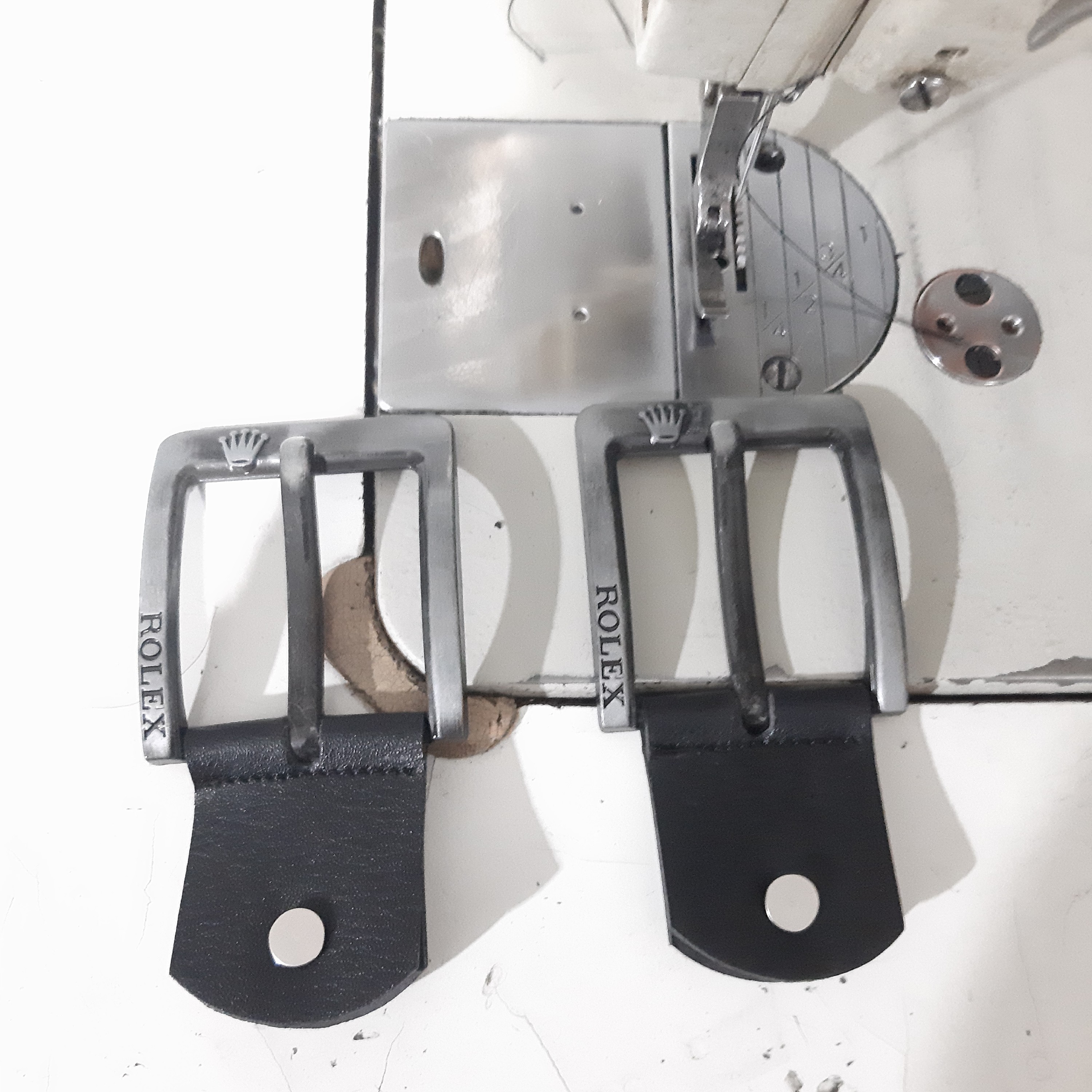 سگک کمربند 4 سانت اسپرت برند های مختلف  رنگ دودی طلایی قیمت مناسب سفارش بالای 300 ارسال رایگان