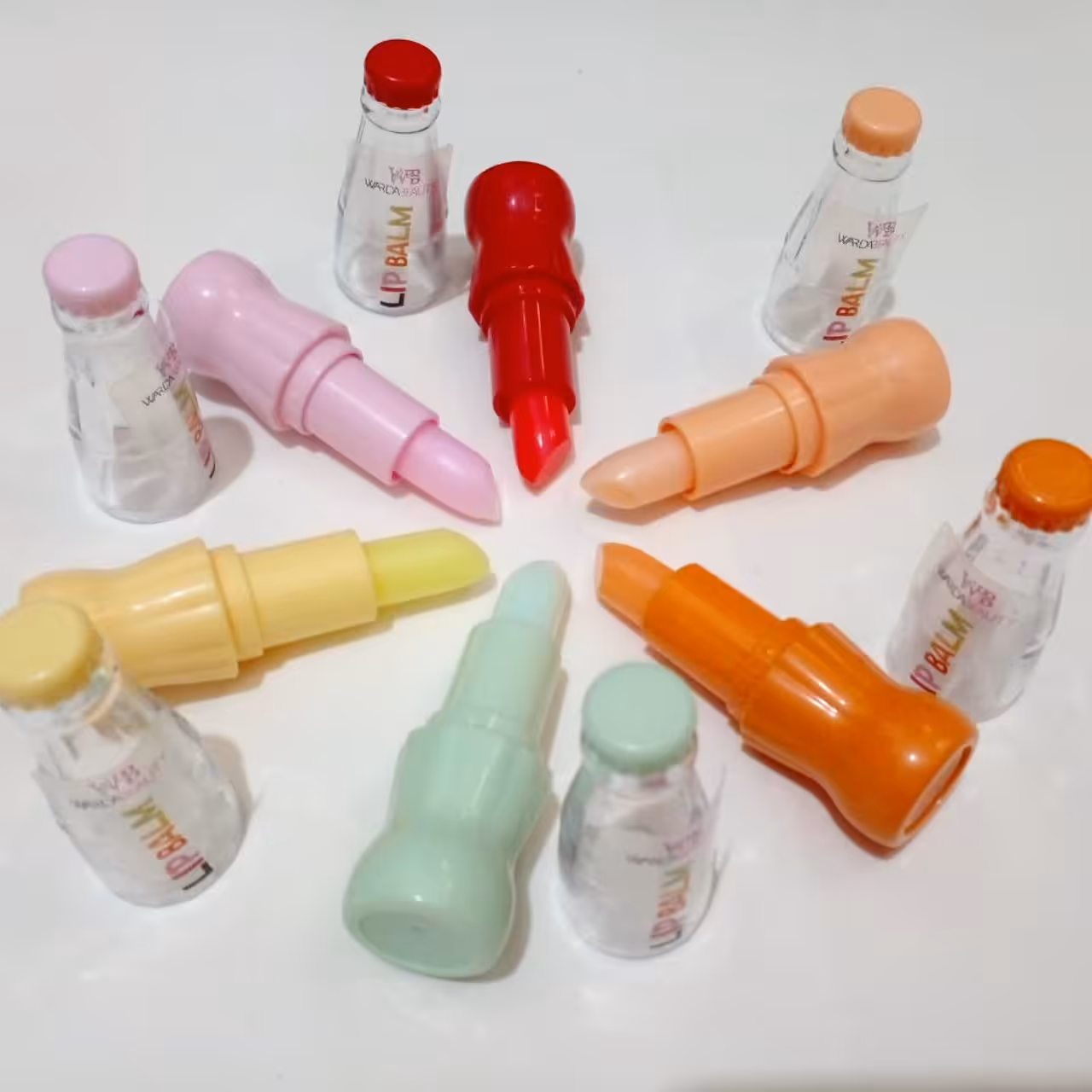 
بالم لب طرح نوشابه ای