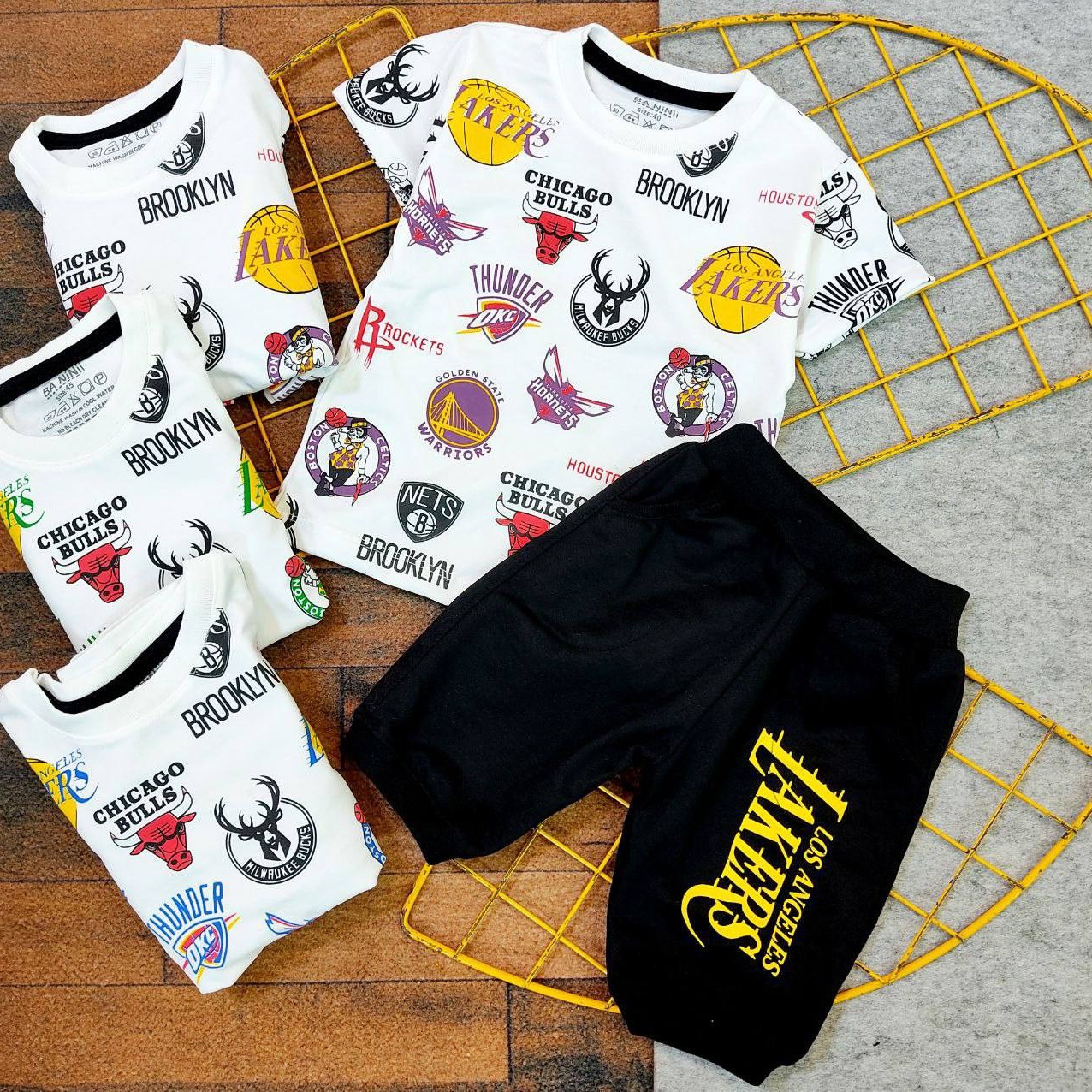 تیشرت شلوارک پسرانه مناسب یک سال و نیم تا  7 سال در رنگ زیبا