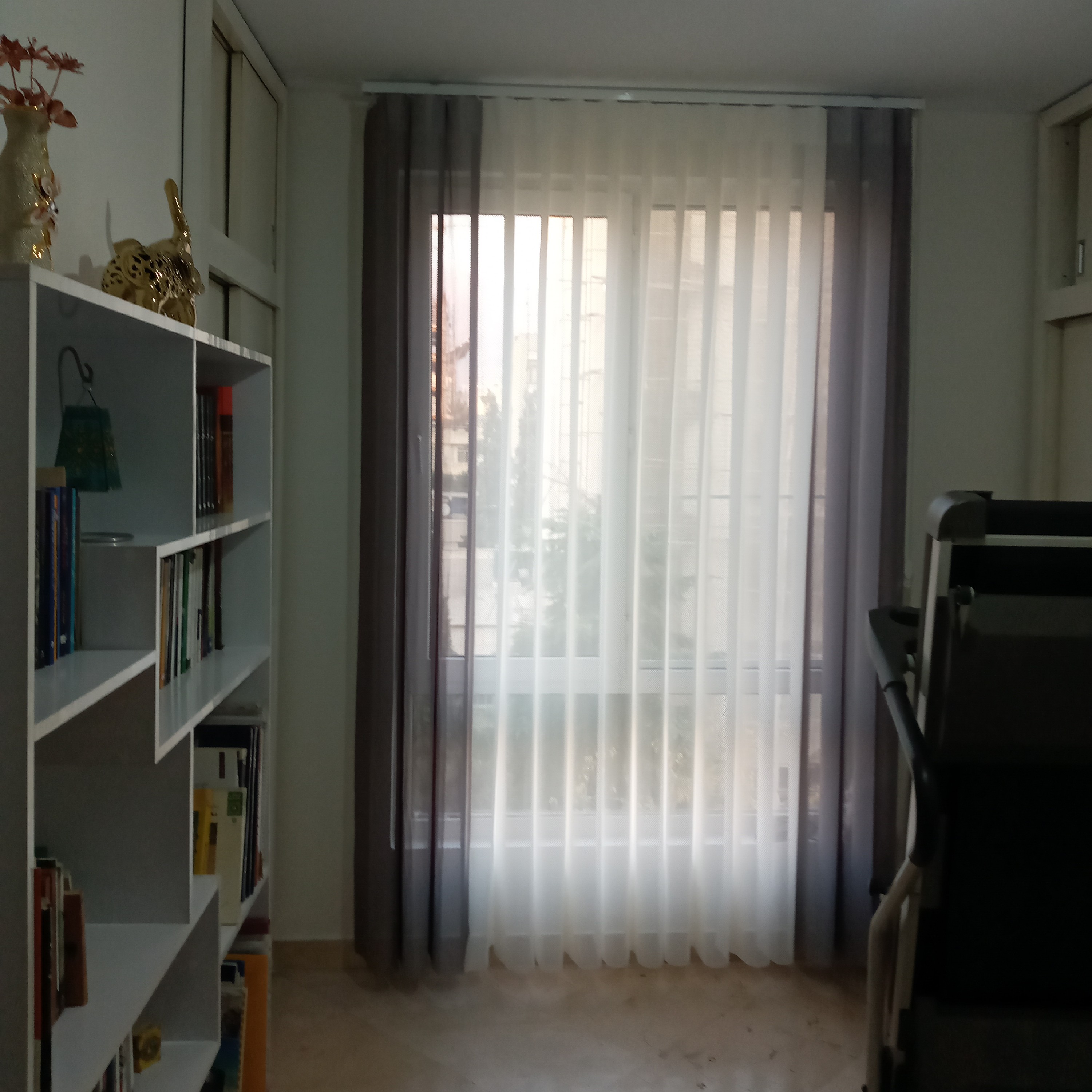پرده ورتیکال پارچه ای ترک اداری ومنازل(بر اساس متر مربع)