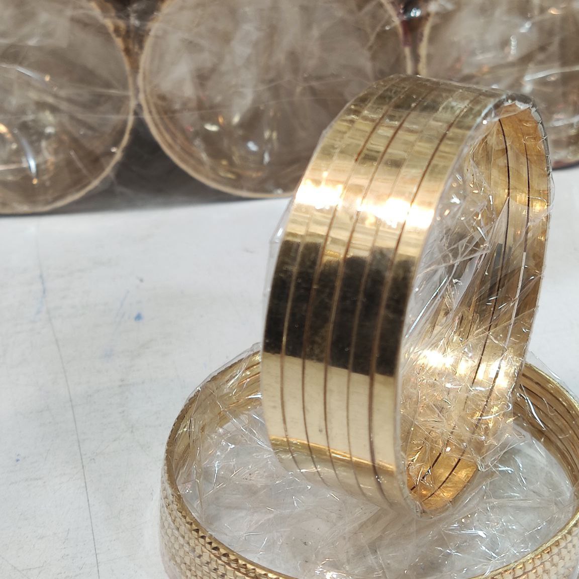 النگو طلا روس
سایز بندی 2،3،4،5
   کپی طلا  
    با آبکاری طلا 