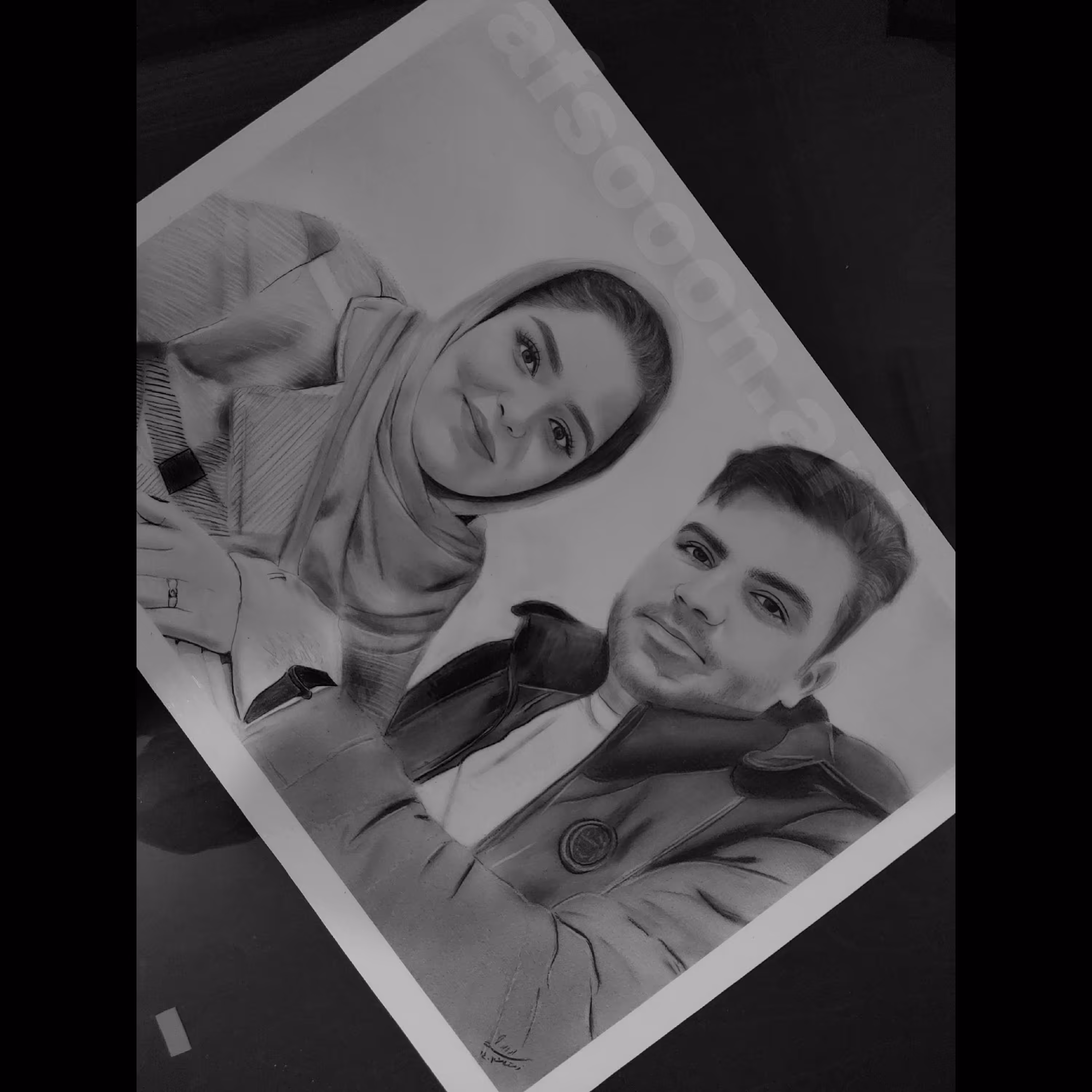 طراحی چهره سیاه قلم همراه با شاسی و لمینت 