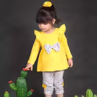 سه تکه بلوز و  شلوار و تل دخترانه آسو
مناسب 3 ماه تا 3 سالگی دخترای قشنگتون پاییزونه دوست داشتنب و جذاب 
