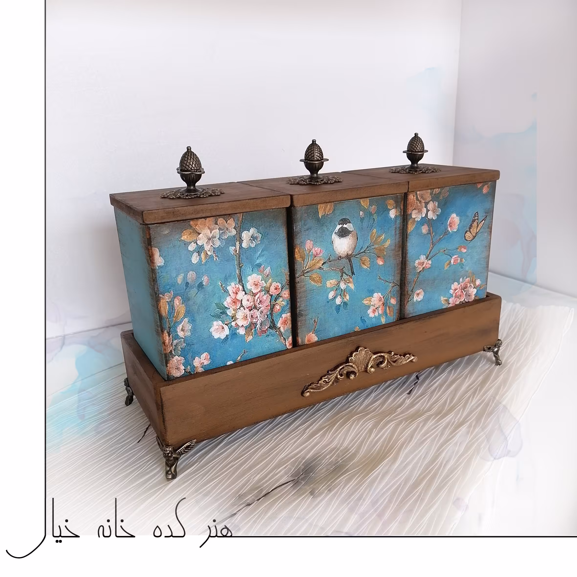 بانکه سه تایی چوبی همراه با رایزر پایه دار شیک و لاکچری