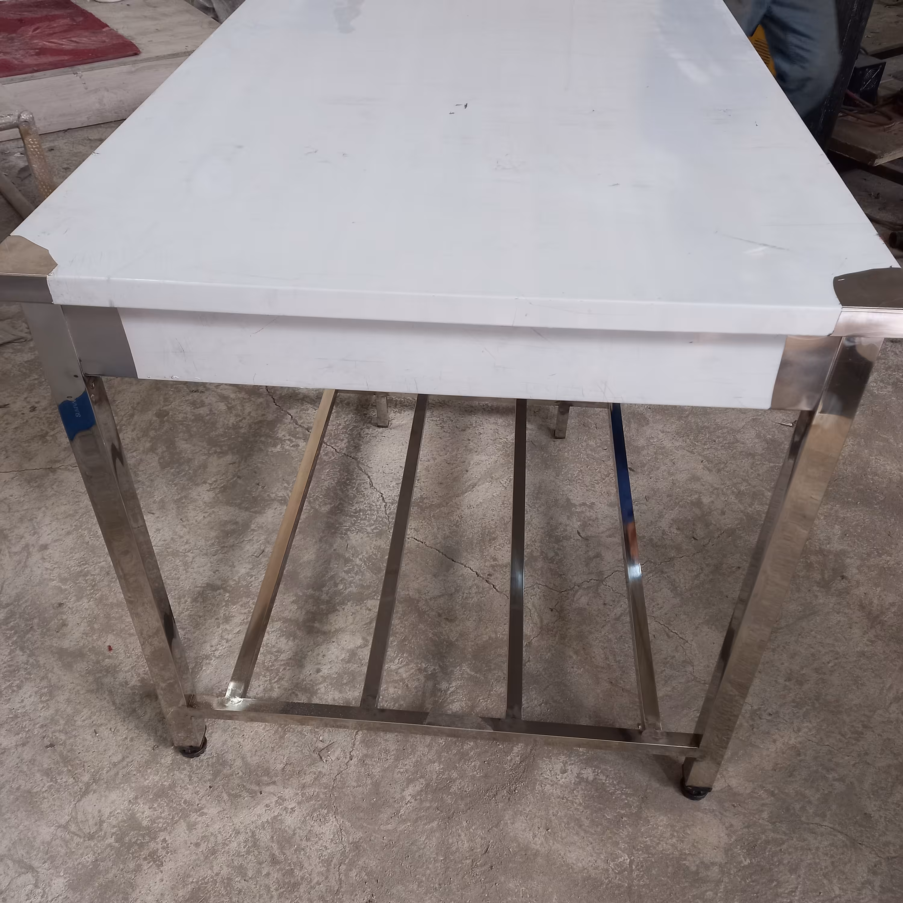 انواع میز کار استیل و سینک های صنعتی تک و دو لگنه