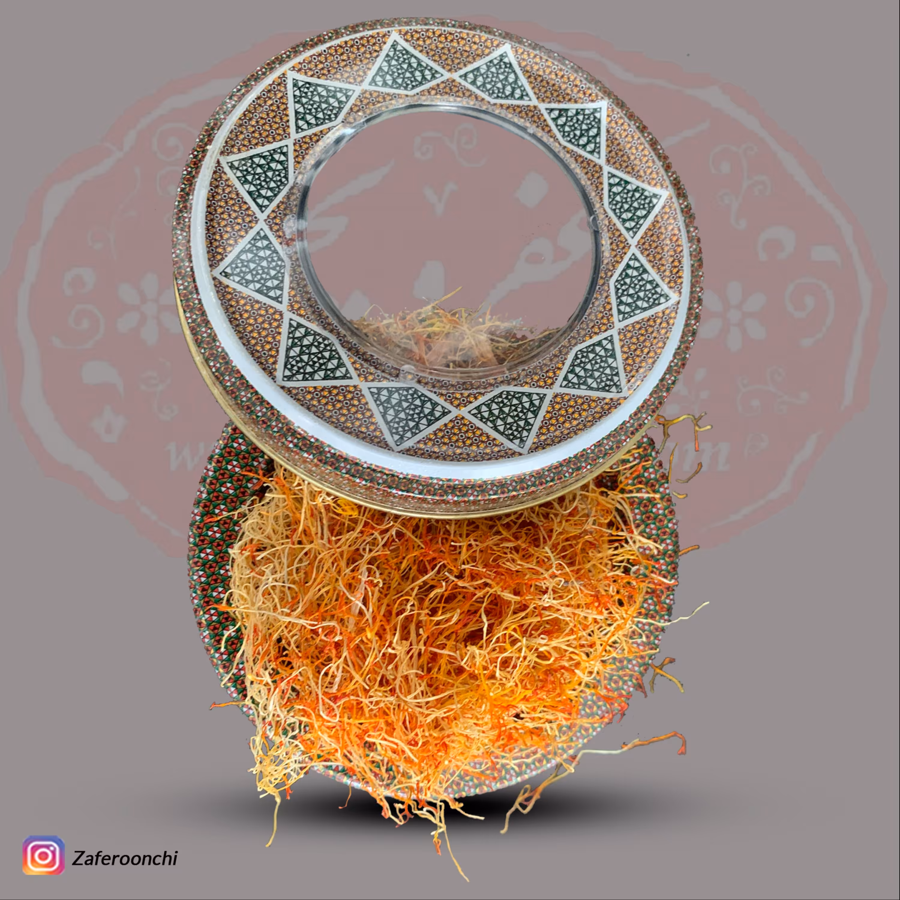 ریشه سفید زعفران  یک مثقالی دارای 30 ریشه قرمز زعفران