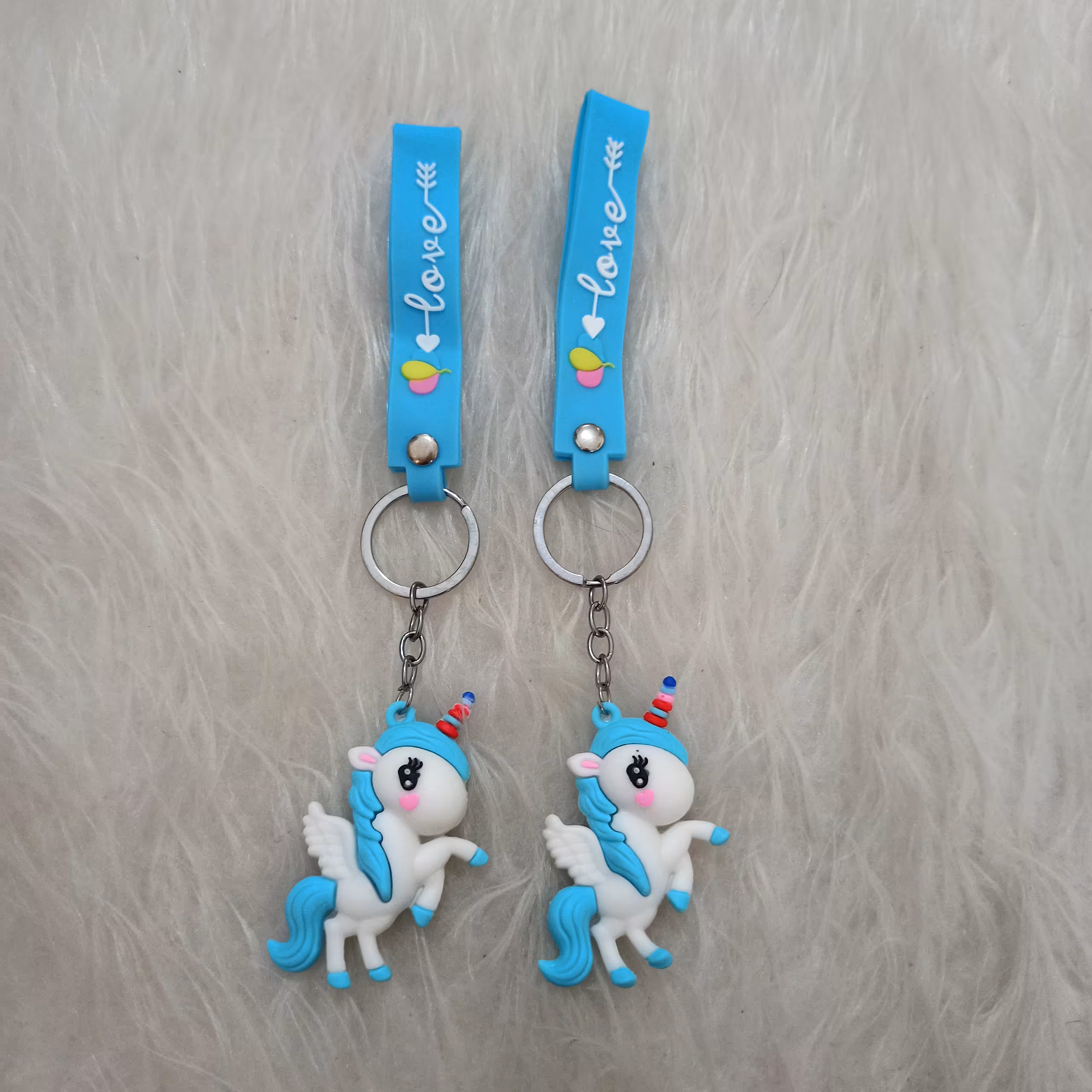 جا کلیدی طرح یونیکورن جنس سیلیکونی.بسیار با کیفیت.رنگ آبی.ارسال سریع.بسته بندی شیک.اشانتیون