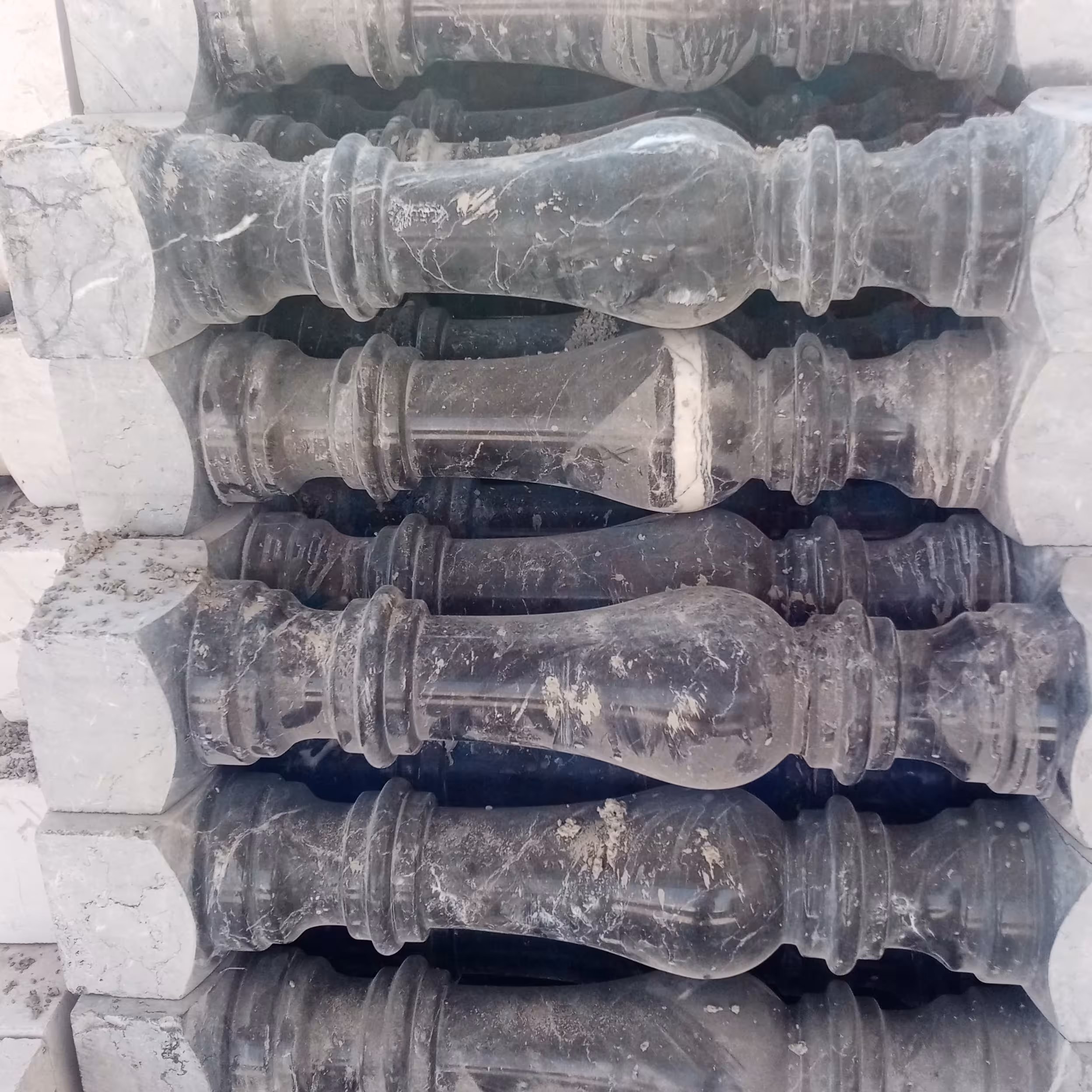 نرده سنگی مشکی